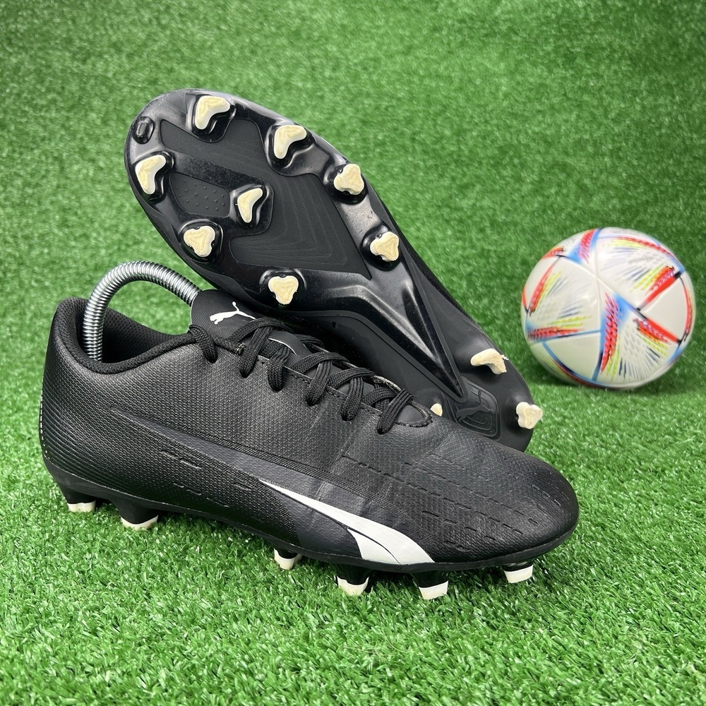 PUMA Ultra Play FG /AG Soccer Cleats Low Top Black White Men Size 7.5 US / 40 EU